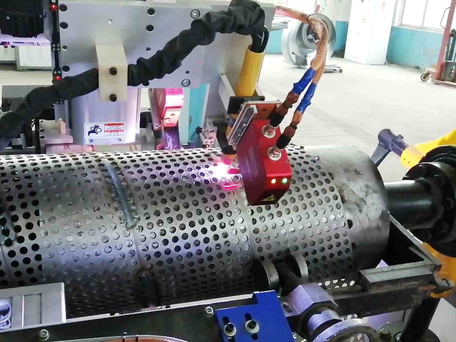 管道行业自动化焊接应用35dc1b20a33b1db854eba5230bd09948db62dbfe.jpg